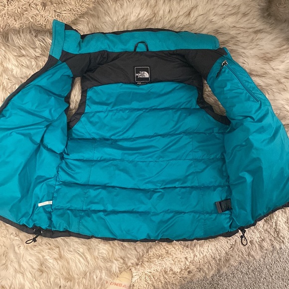 North Face Black Puffy Vest - Picture 2 of 7